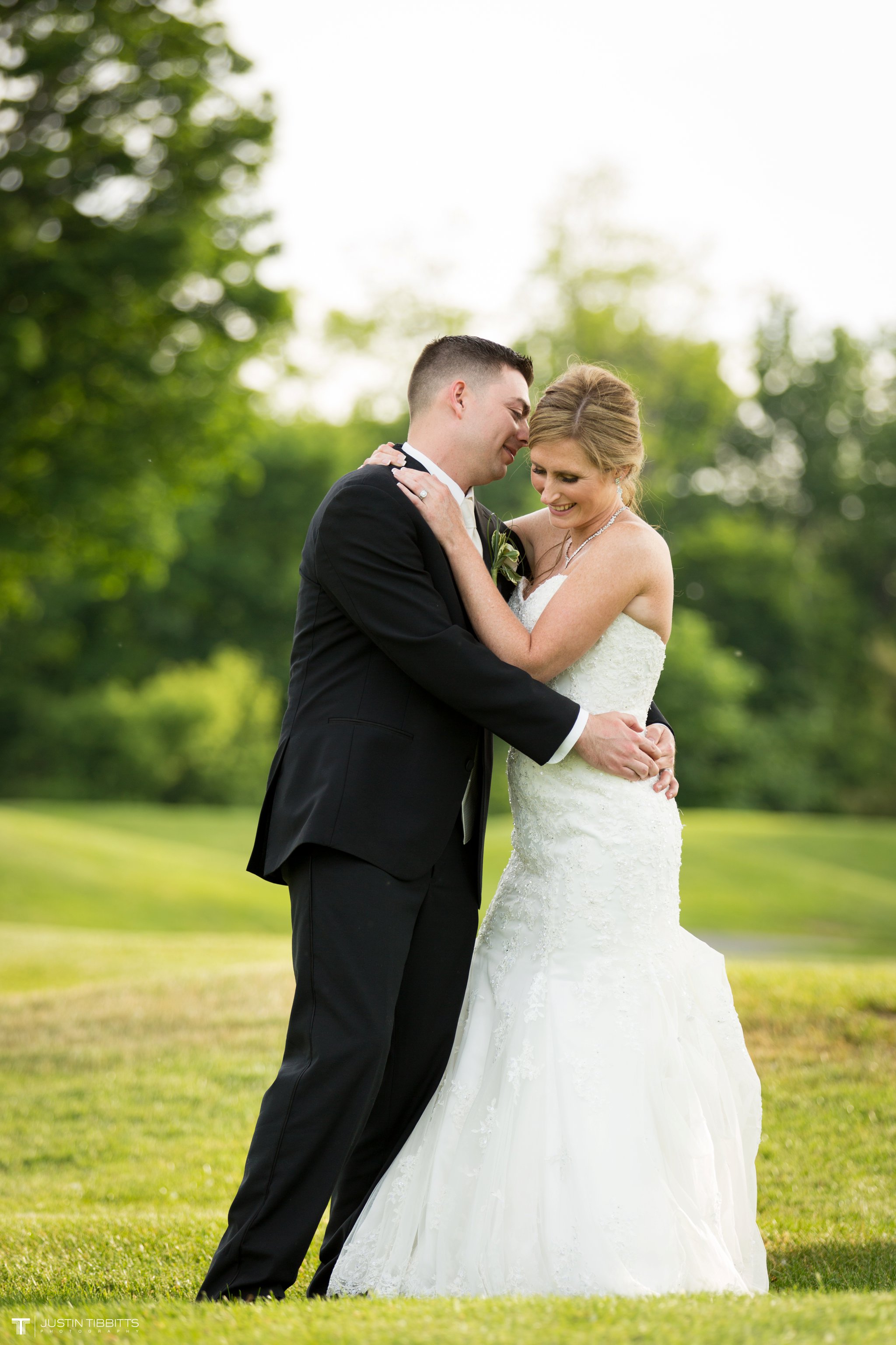 shaker-ridge-country-club-wedding-photos-with-amanda-and-jeff_0063