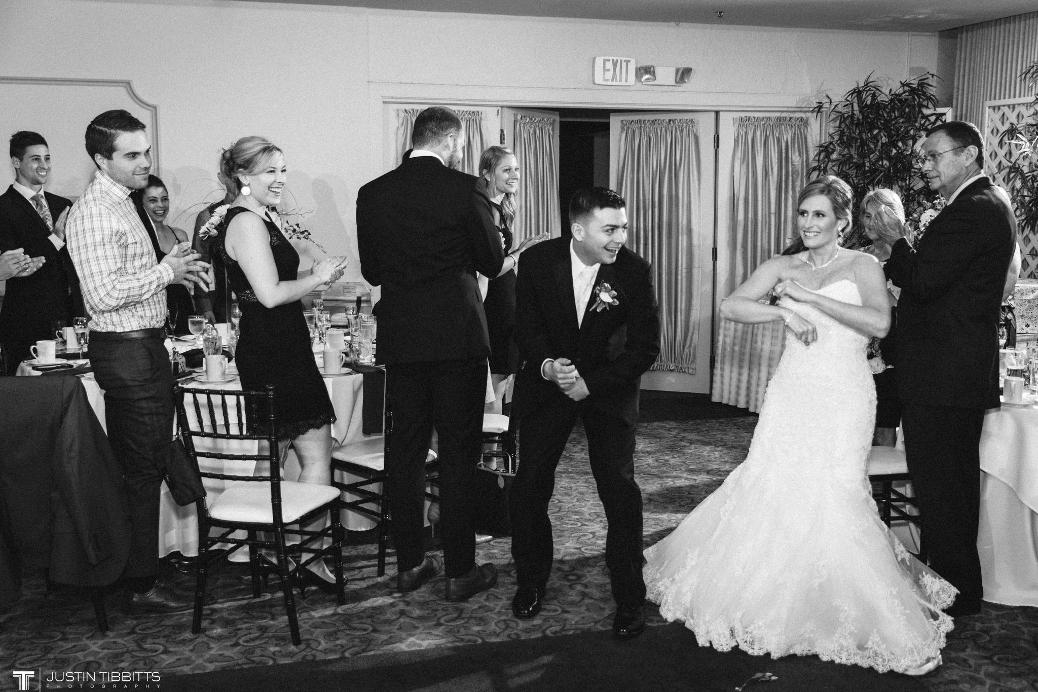 shaker-ridge-country-club-wedding-photos-with-amanda-and-jeff_0070