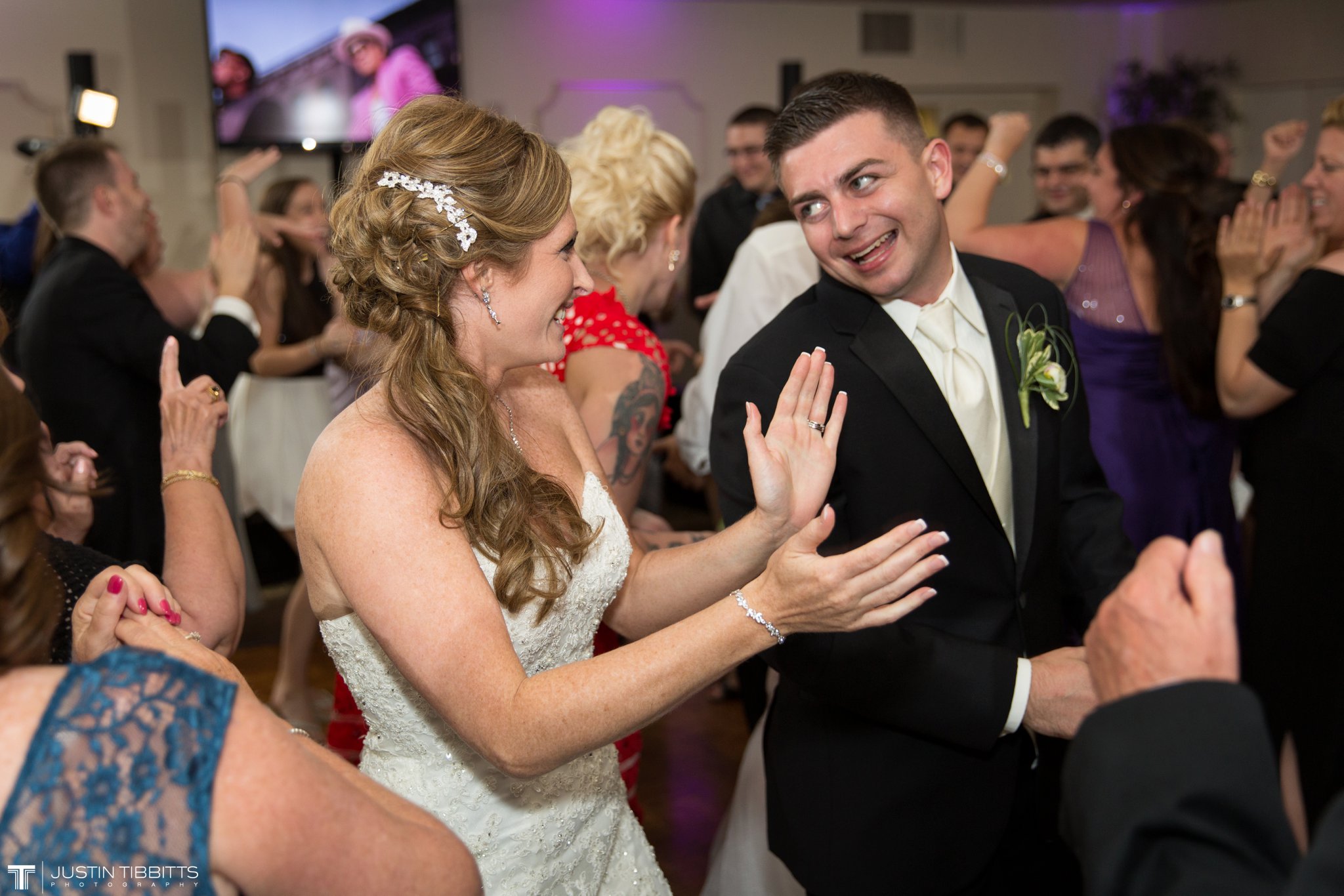 shaker-ridge-country-club-wedding-photos-with-amanda-and-jeff_0086